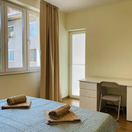 Bright & Cozy For 4 Guests In Centre شقة